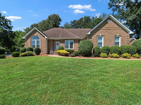 637 Willow Bend Circle, Bowling Green, KY 42104