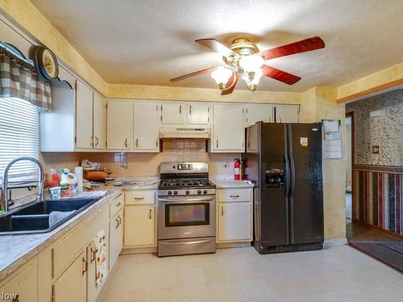 5622 Brentwood Avenue NW, North Canton, OH 44720 Photo 10
