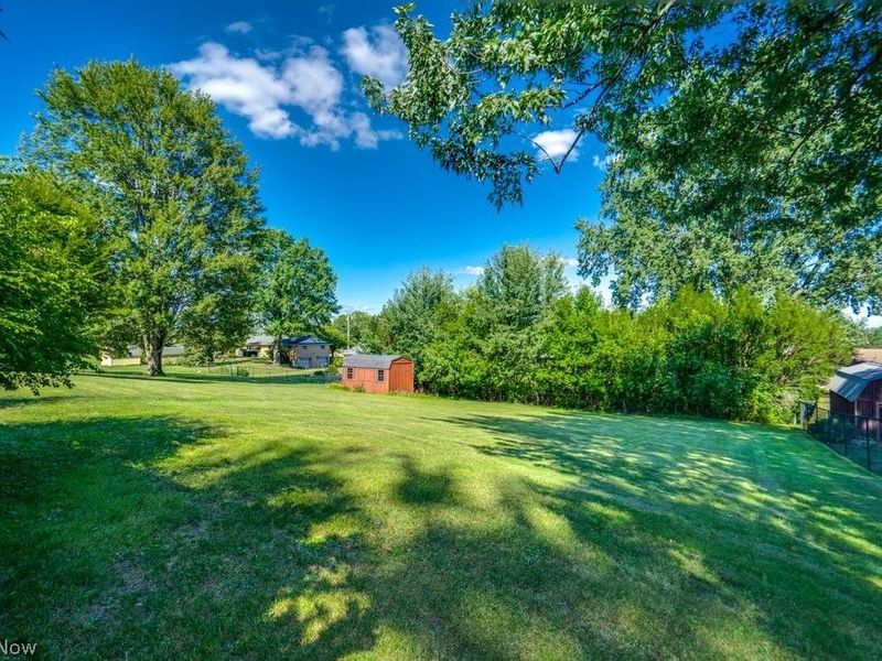 5622 Brentwood Avenue NW, North Canton, OH 44720 Photo 2