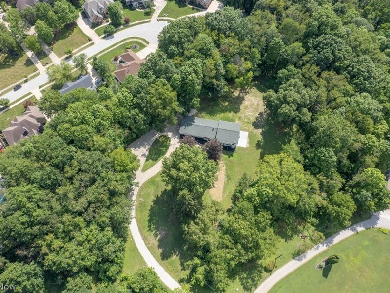 510 Lourdes Drive , Cuyahoga Falls, OH 44223 Photo 3