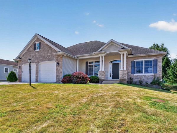 2051 E Barberry Drive, Warsaw, IN 46582