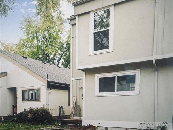12111 W 66th Street, Shawnee, KS 66216