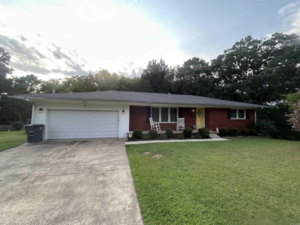 120 W Steward Drive, Searcy, AR 72143