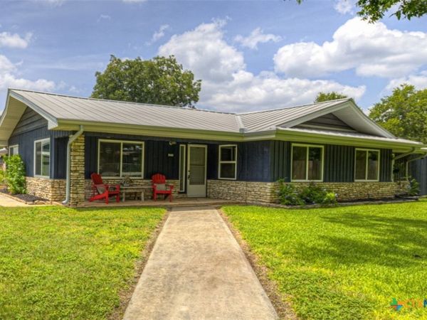 635 Riverside Path , Canyon Lake, TX 78133