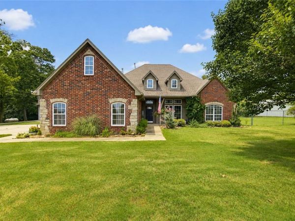 16050 Highway 72 , Gravette, AR 72736
