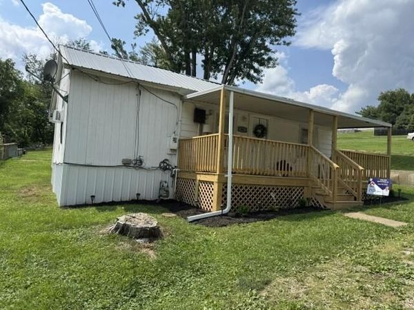 85 Earl St, Hamden, OH 45634