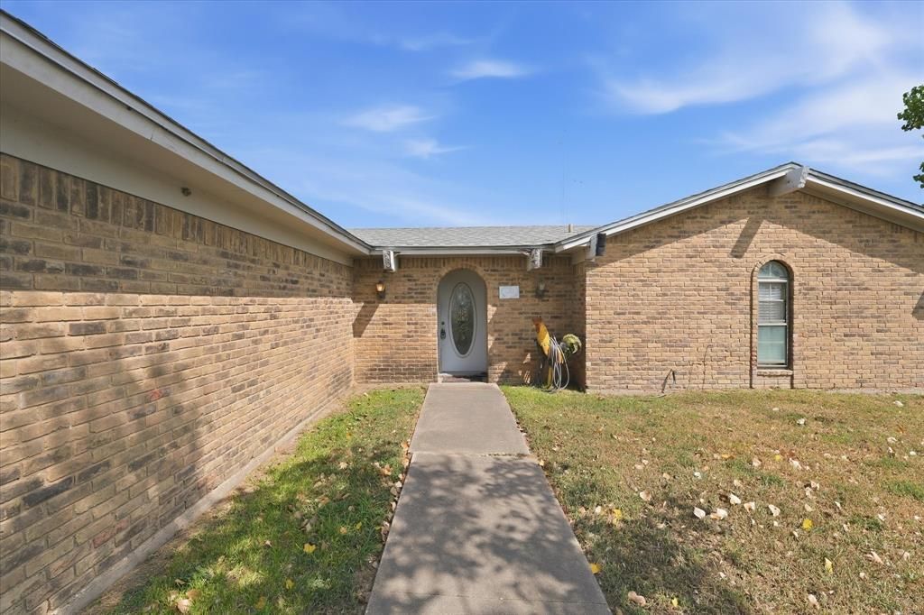 459 County Road 427, Lorena, TX 76655 Main Photo