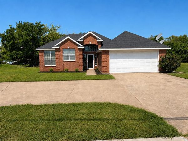 400 S Rockwall Avenue, Terrell, TX 75160