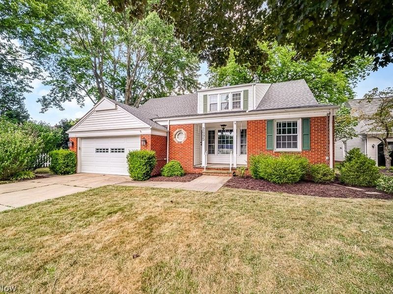 2695 Gibson Drive, Rocky River, OH 44116 Photo 2