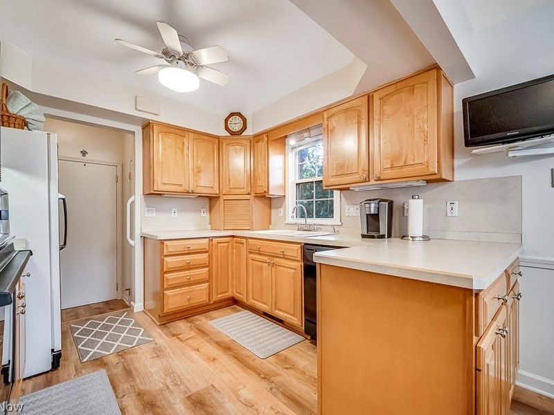 2695 Gibson Drive, Rocky River, OH 44116 Photo 5