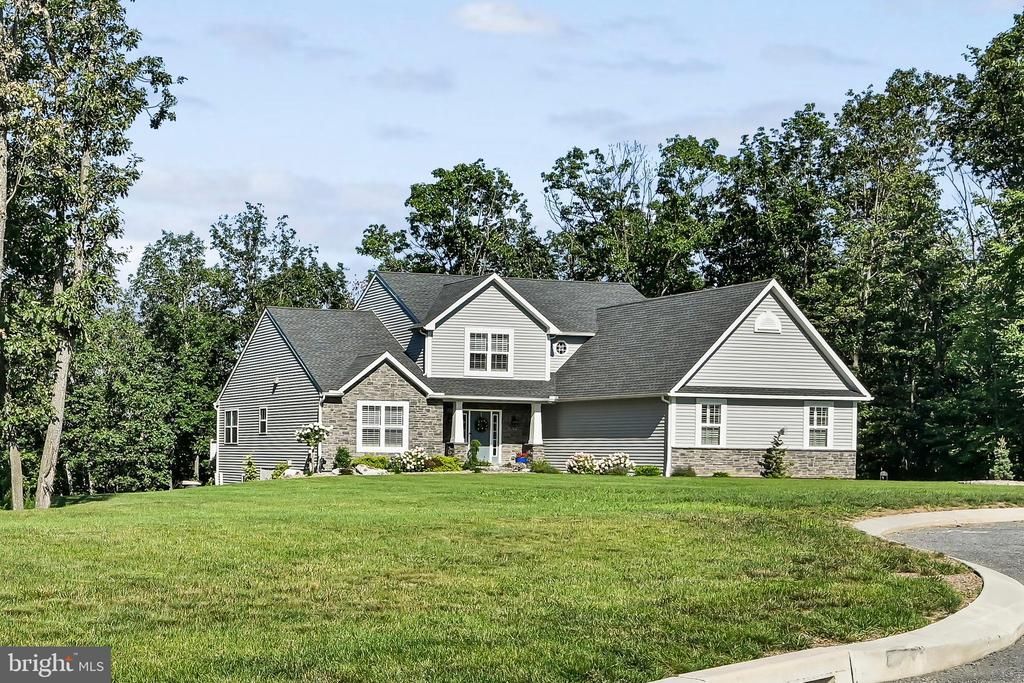 33 CISELLA DRIVE , POTTSVILLE, PA 17901