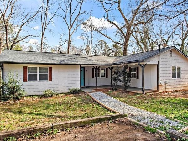 2255 Hunt Road , Douglasville, GA 30135