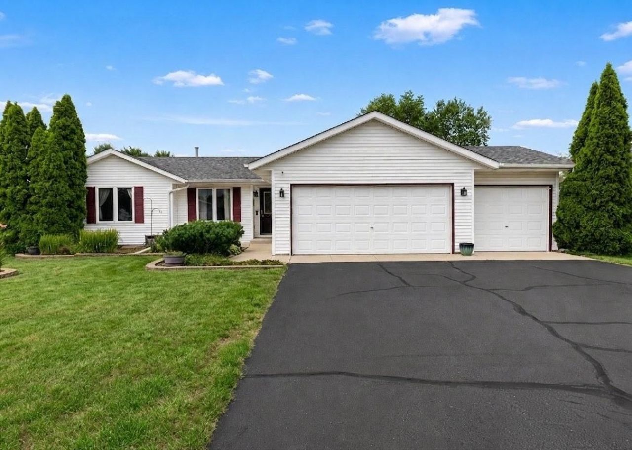 651 Purple Sage Drive, Roscoe, IL 61073 Main Photo