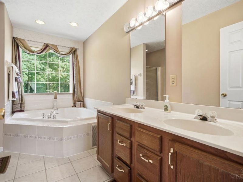 5790 Willowcove Drive, Cincinnati, OH 45239 Photo 18