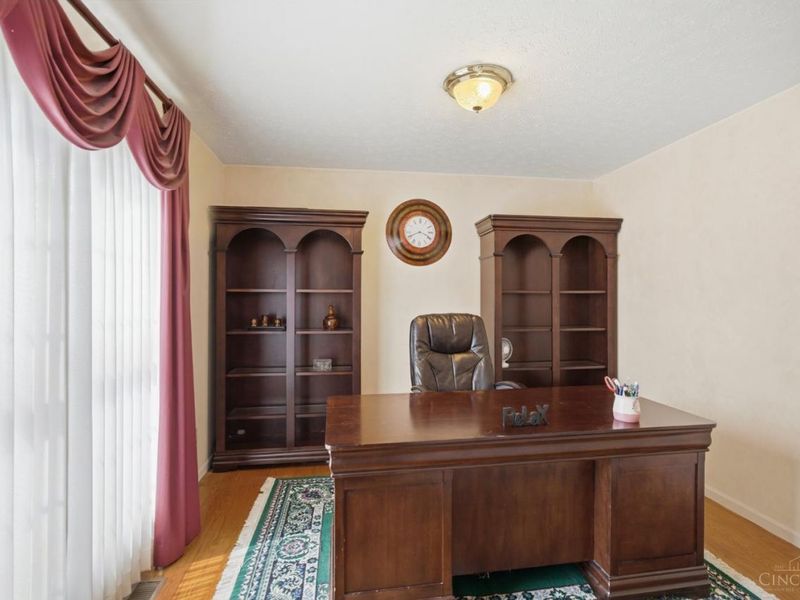 5790 Willowcove Drive, Cincinnati, OH 45239 Photo 2
