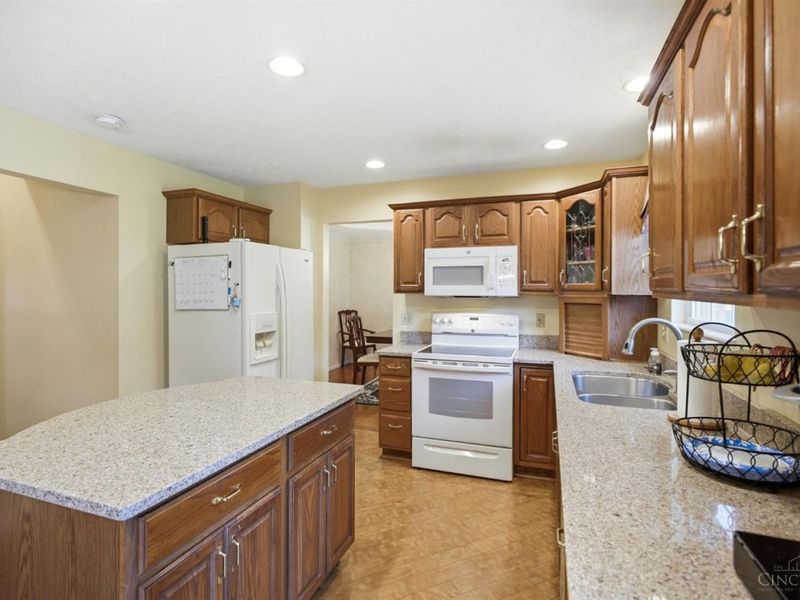 5790 Willowcove Drive, Cincinnati, OH 45239 Photo 7