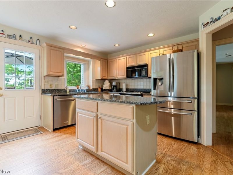 615 Highwood Drive , Cuyahoga Falls, OH 44223 Photo 13