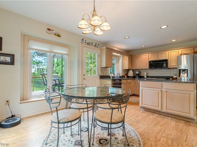615 Highwood Drive , Cuyahoga Falls, OH 44223 Photo 14
