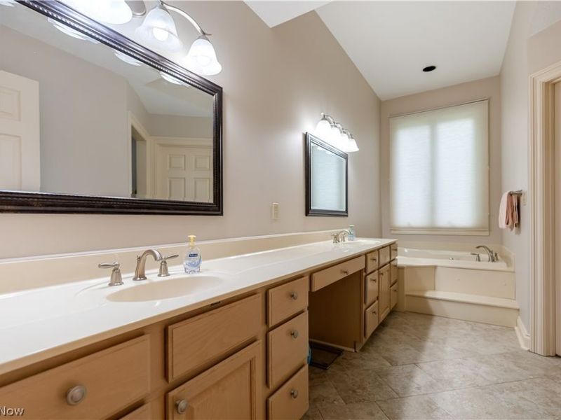 615 Highwood Drive , Cuyahoga Falls, OH 44223 Photo 25