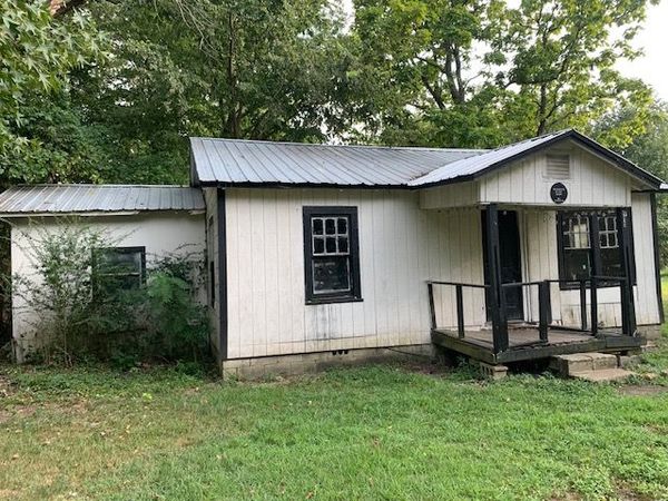 911 & 915 S Red Hill Street, Alma, AR 72921