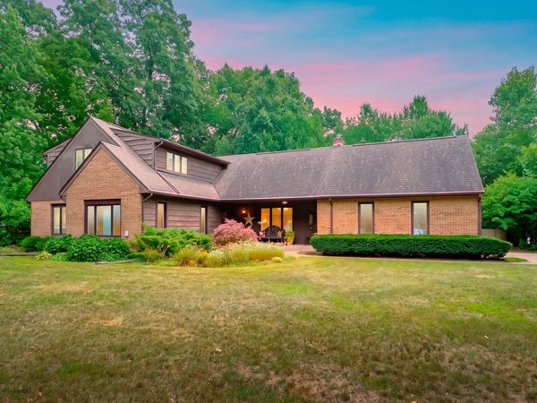 2329 Hickory Point Drive N, Portage, MI 49024