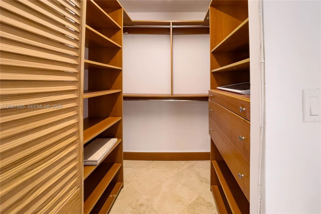 1670 Bay Rd, Unit 2D, Miami Beach, FL 33139 Photo