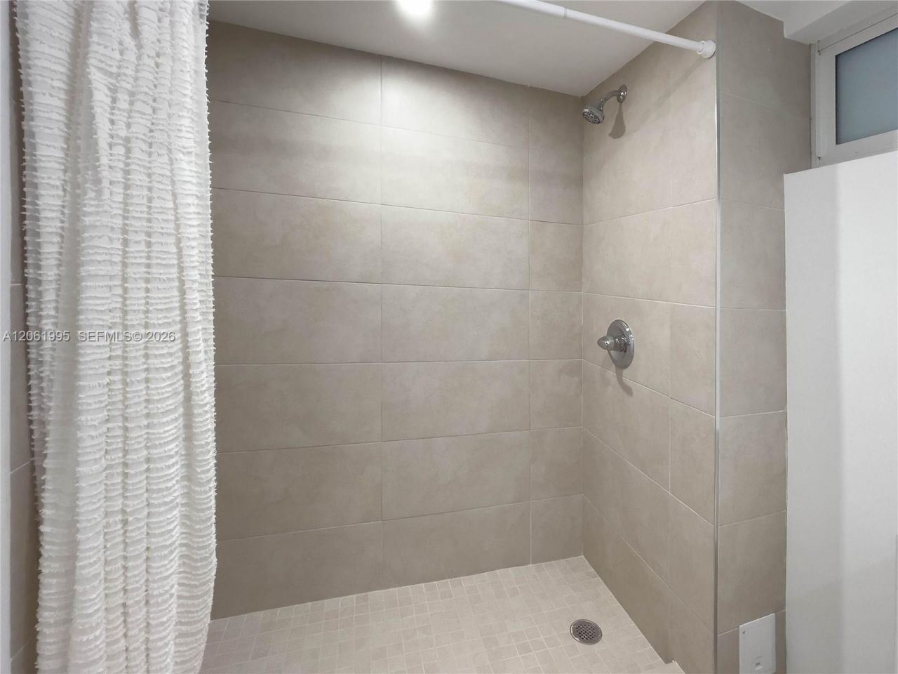 1670 Bay Rd, Unit 2D, Miami Beach, FL 33139 Photo