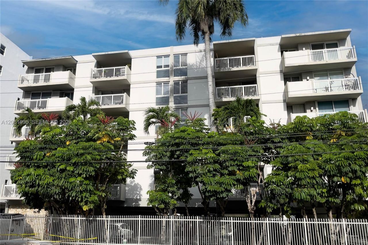1670 Bay Rd, Unit 2D, Miami Beach, FL 33139 Photo