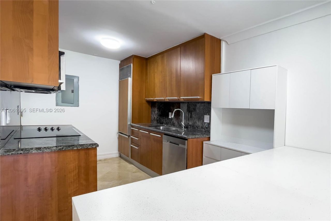 1670 Bay Rd, Unit 2D, Miami Beach, FL 33139 Photo