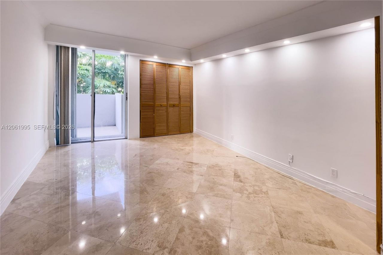 1670 Bay Rd, Unit 2D, Miami Beach, FL 33139 Photo