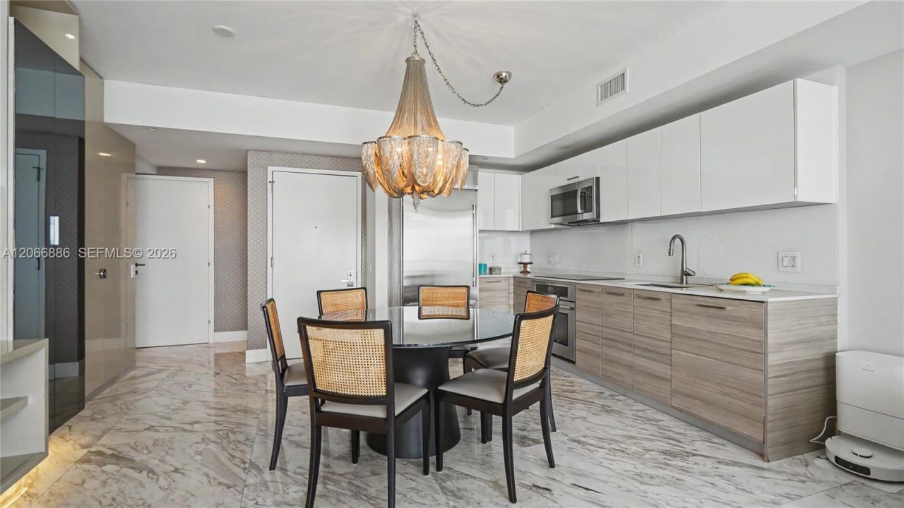 1300 Brickell Bay Dr, Unit 3102, Miami, FL 33131 Photo