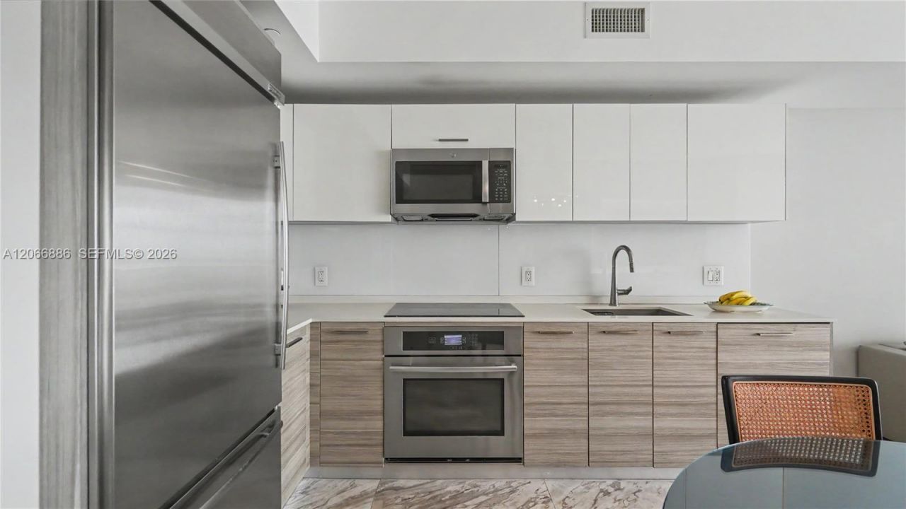1300 Brickell Bay Dr, Unit 3102, Miami, FL 33131 Photo