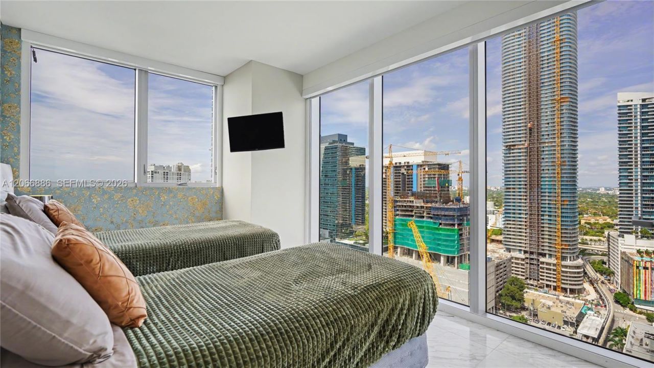 1300 Brickell Bay Dr, Unit 3102, Miami, FL 33131 Photo