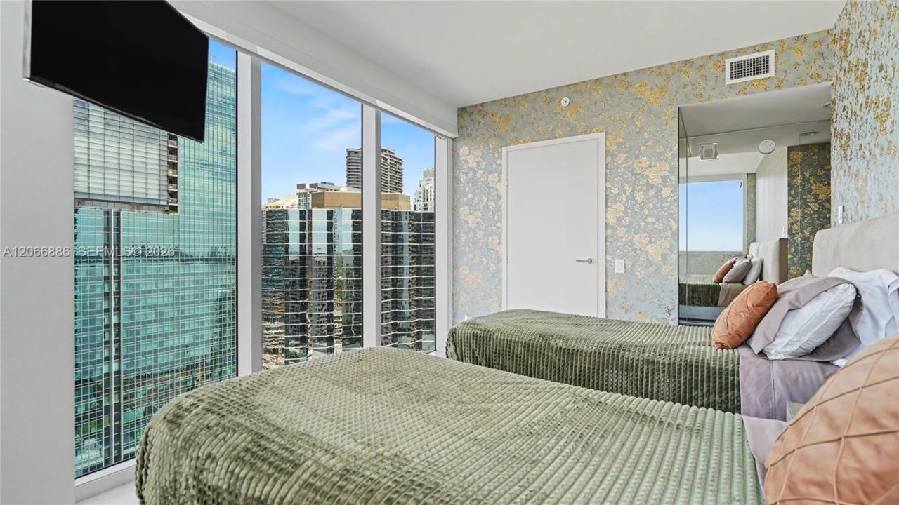 1300 Brickell Bay Dr, Unit 3102, Miami, FL 33131 Photo