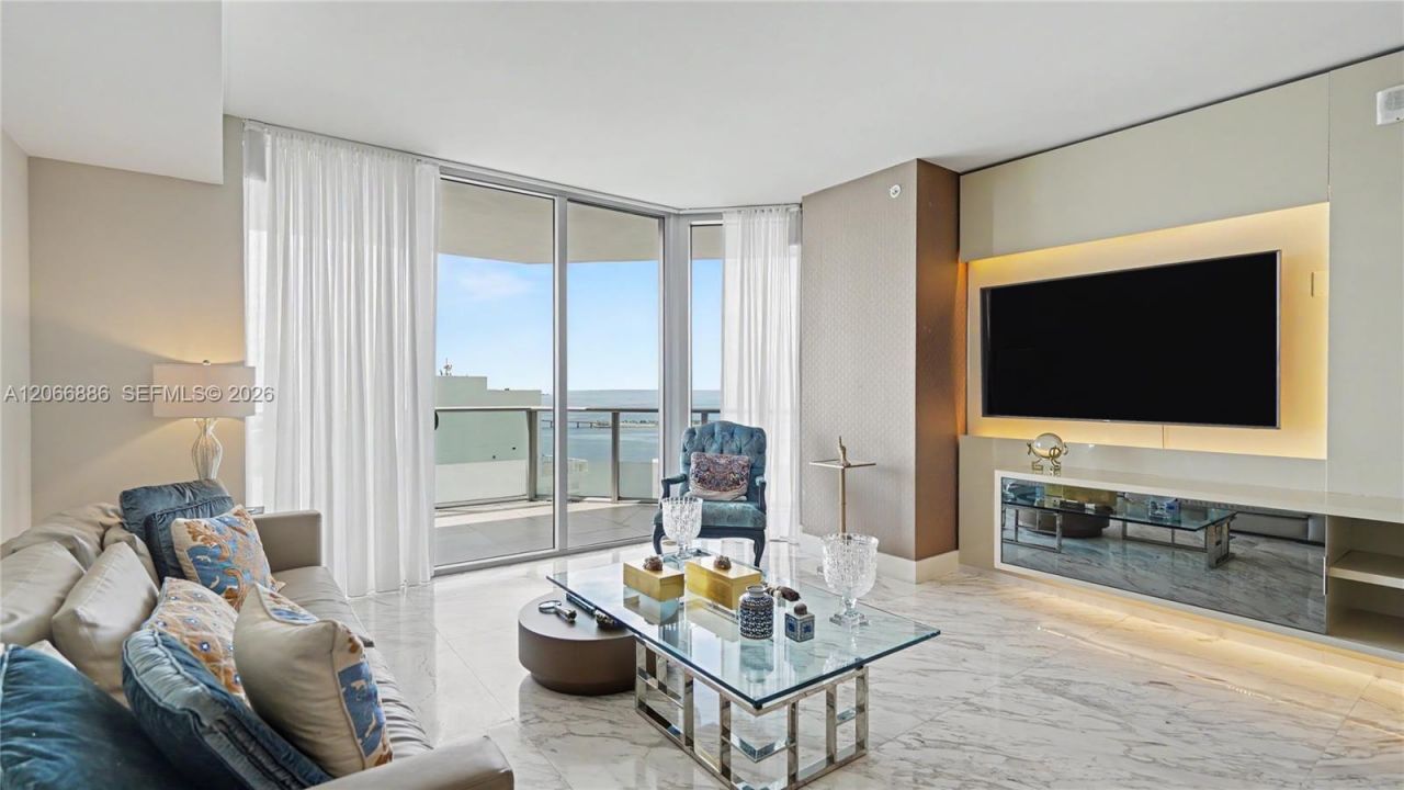 1300 Brickell Bay Dr, Unit 3102, Miami, FL 33131 Photo