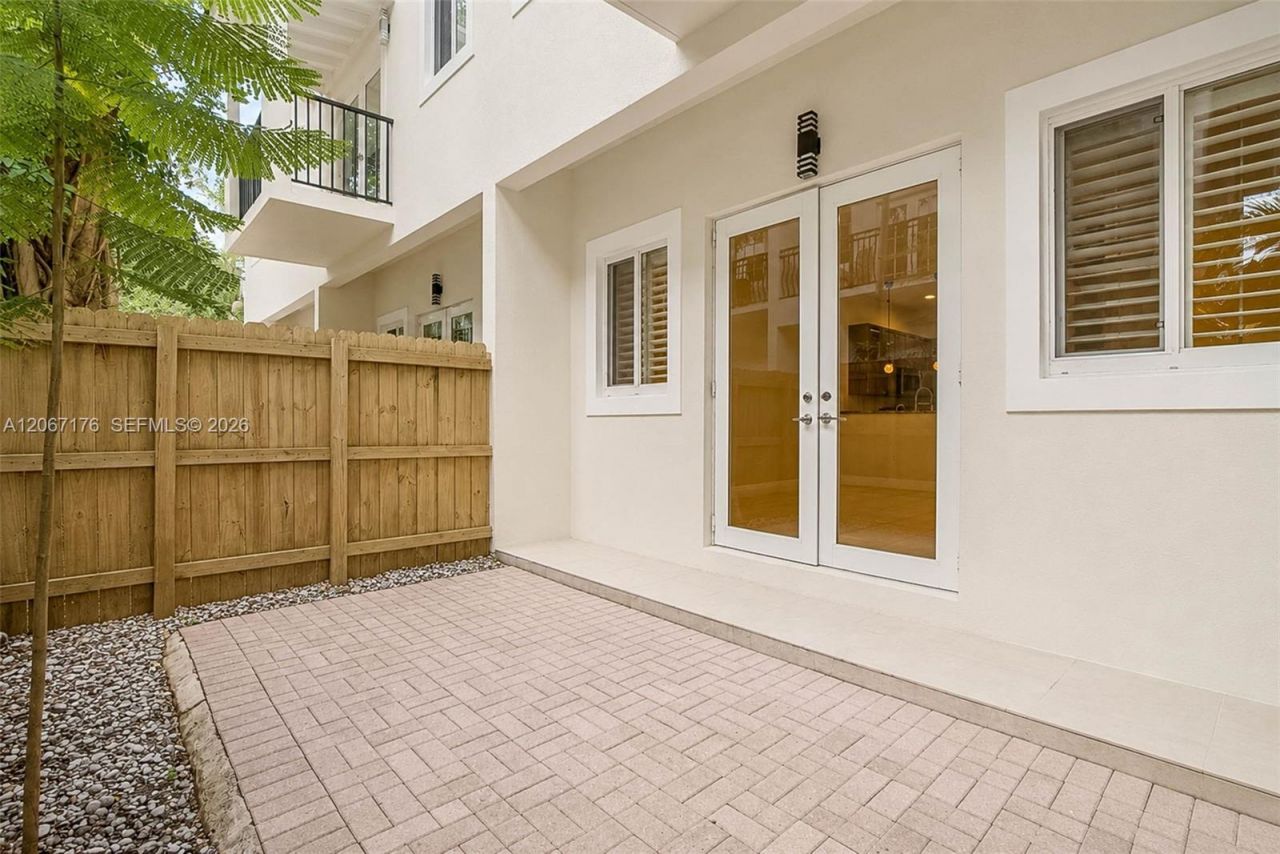 2945 Coconut Ave , Unit 1, Miami, FL 33133 Photo