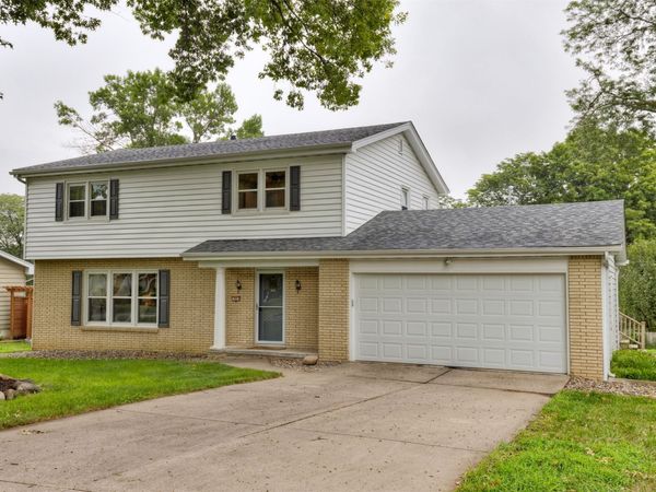 1901 80th Street, Windsor Heights, IA 50324