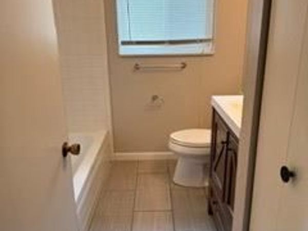 328 E Elmwood Avenue , Unit 6, Clawson, Mi 48017