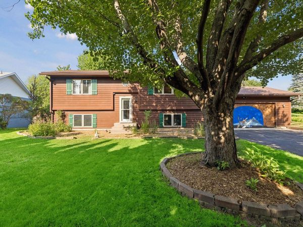 818 Pine Tree Trail, Stillwater, MN 55082