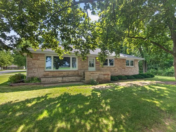 W8491 Spring View DRIVE, Kewaskum, WI 53040