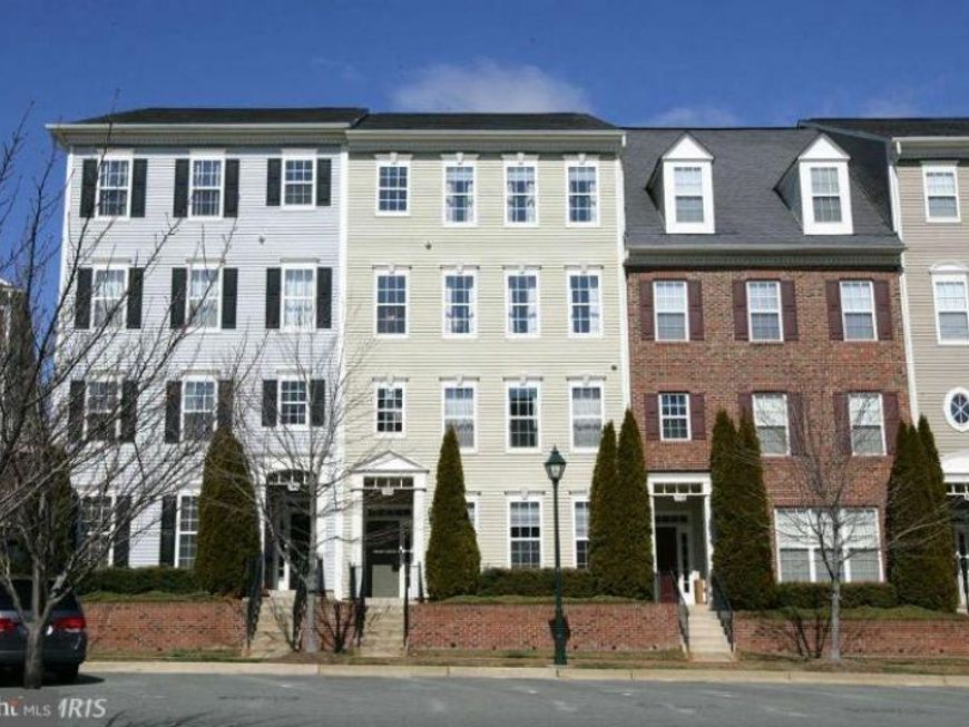 152 Mill Green Avenue , Unit 200, Gaithersburg, MD 20878 Main Photo