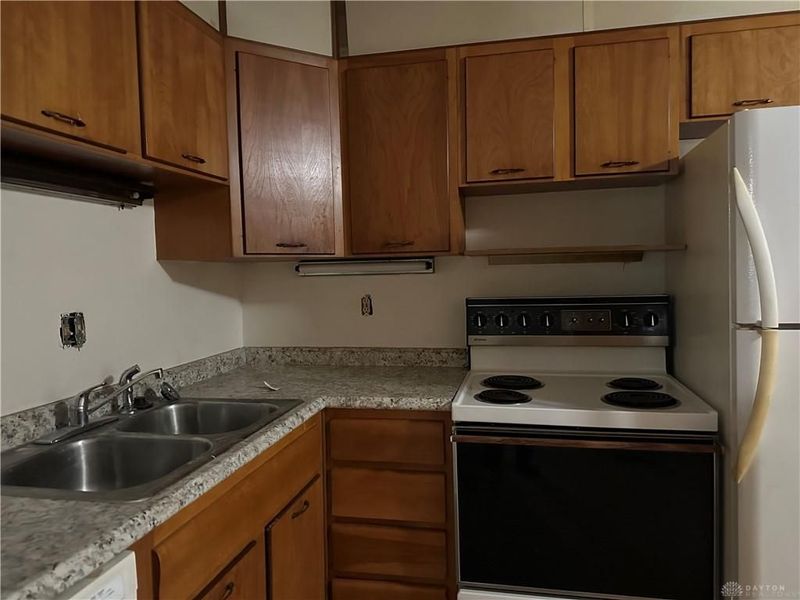 2824 Pinegrove Drive, Dayton, OH 45449 Photo 5