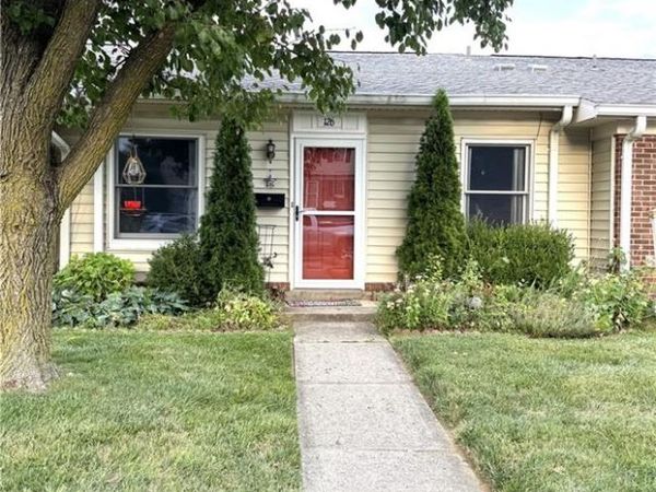 126 W Van Lake Drive, Vandalia, OH 45377
