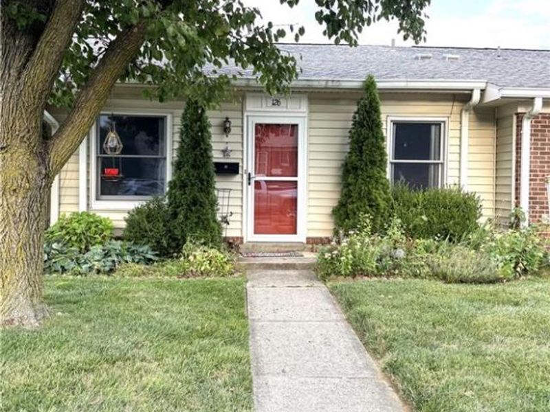 126 W Van Lake Drive, Vandalia, OH 45377 Photo 1