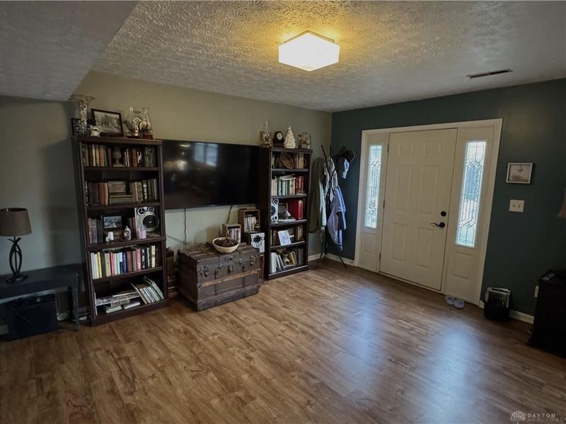 126 W Van Lake Drive, Vandalia, OH 45377 Photo 8