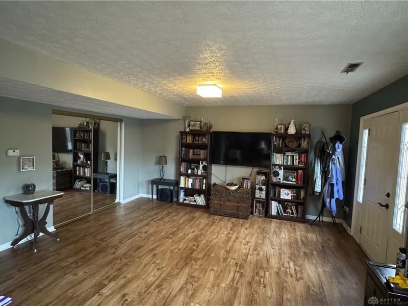 126 W Van Lake Drive, Vandalia, OH 45377 Photo 9