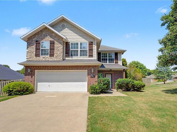 1821 N Cannondale Drive, Fayetteville, AR 72704