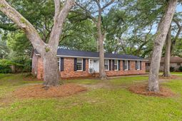 1775 Balfoure Drive photo 4