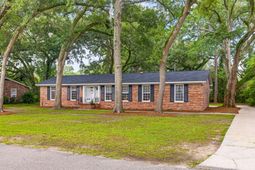 1775 Balfoure Drive photo 4