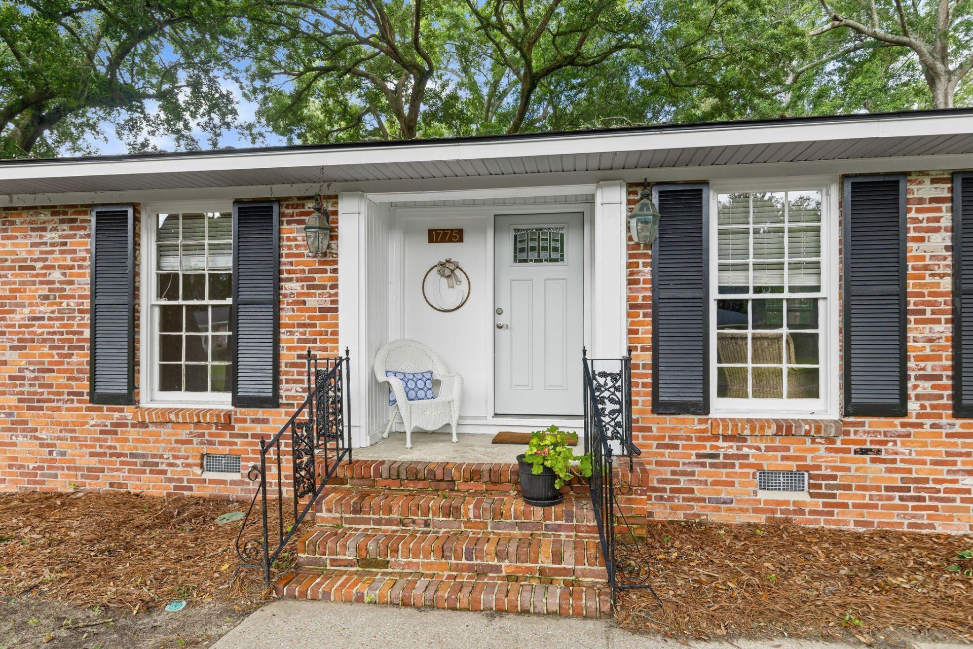 1775 Balfoure Drive Photo 4